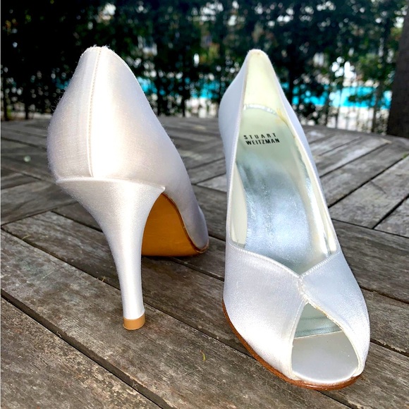 Stuart Weitzman White Satin Peep Toe Pumps Size 7 - Picture 1 of 7